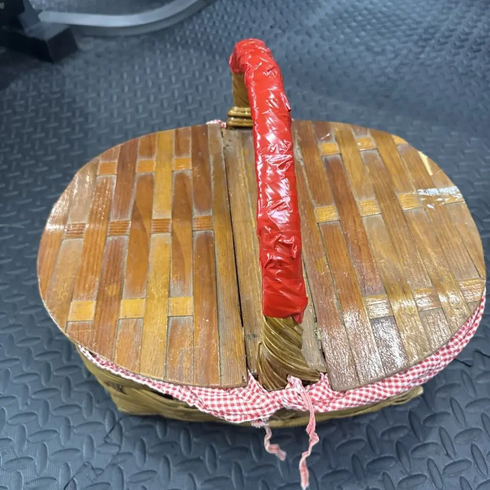 Picnic basket *
